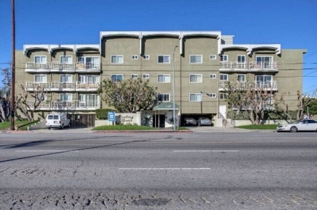 Building Photo - 5307 Sepulveda Blvd