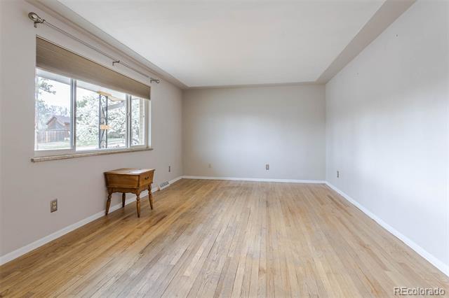 Building Photo - 755 Braun St