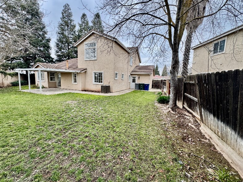 Building Photo - 3602 Swan Ct