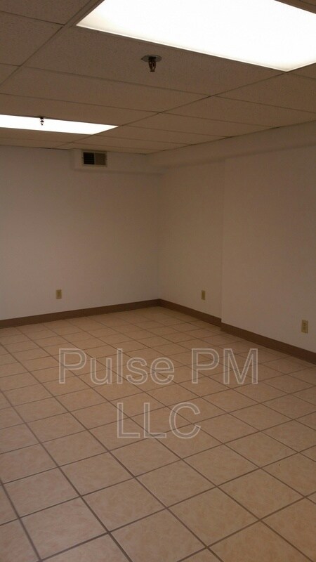 Building Photo - 112 E 5th St