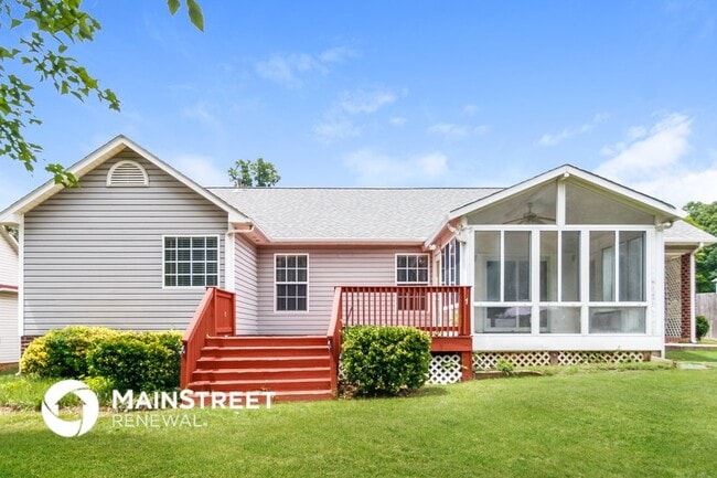 Building Photo - 604 Nova Ave