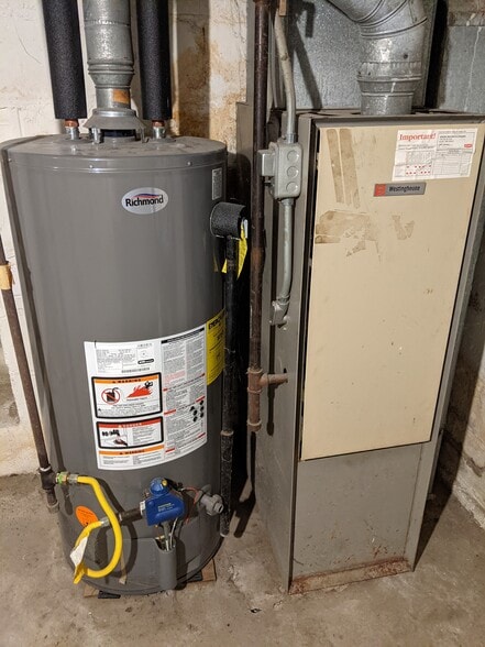 Building Photo - 200 11th St NE