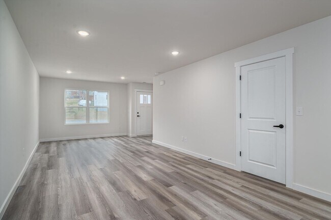 Building Photo - 3834 Maid Marion Ln