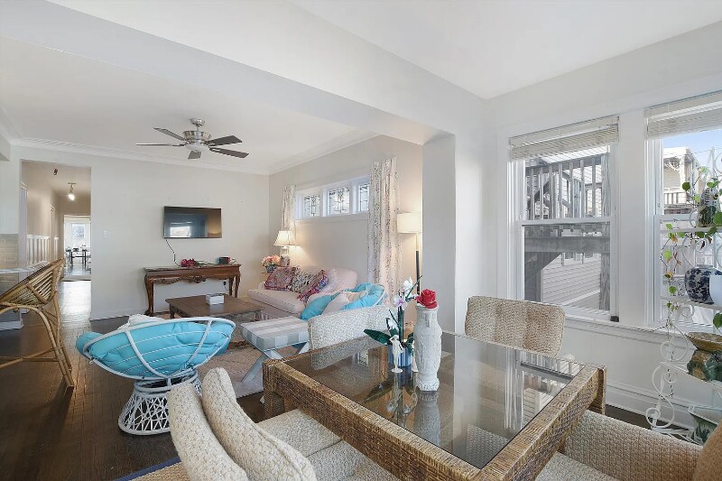 Building Photo - 6429 N Wayne Ave