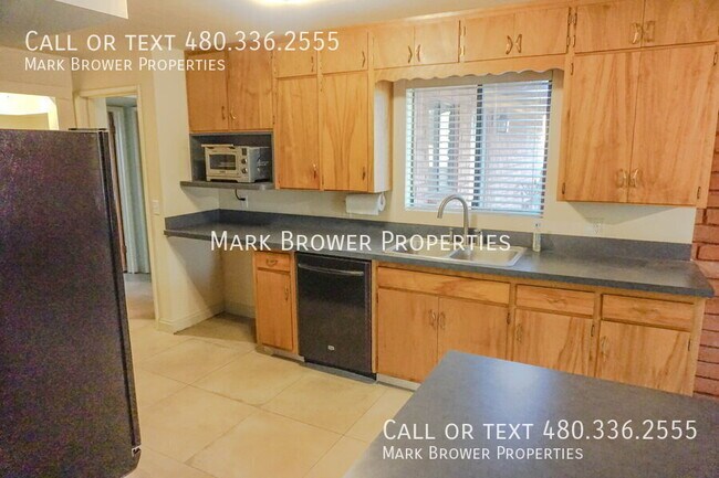 Building Photo - 505 E Loma Vista Dr