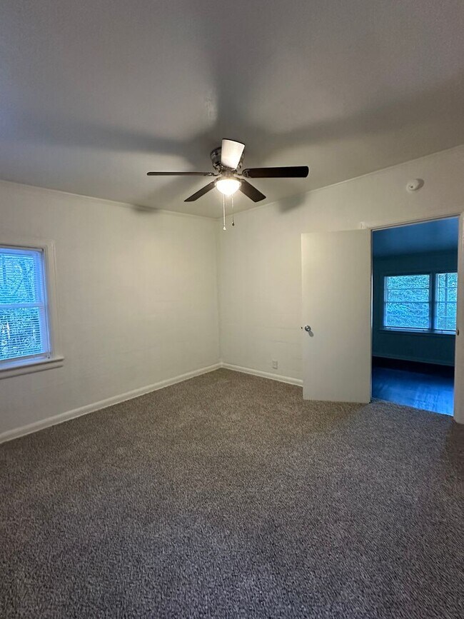 Building Photo - 2 bedroom, 1 bathroom updated home in Normaltown