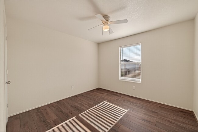 Building Photo - 1123 Desert Springs Ln