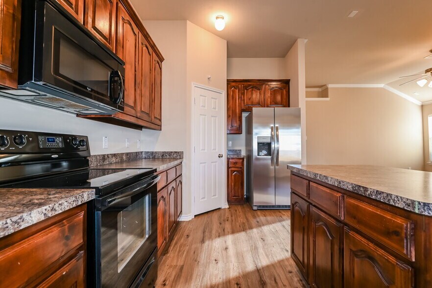 Building Photo - 12817 Purdue Dr