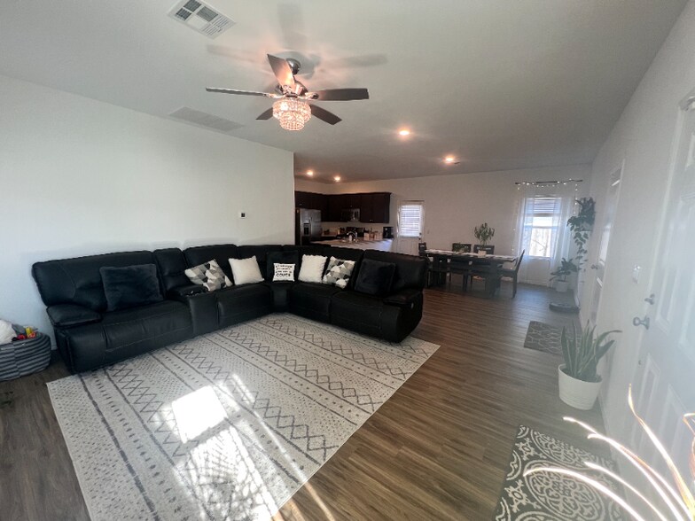 Building Photo - 2308 Nightview Dr