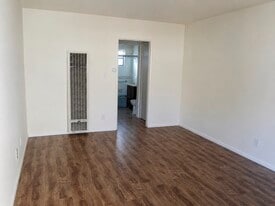 Building Photo - 6717 Fulton Ave