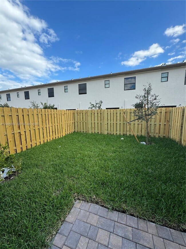 Building Photo - 23379 SW 128th Ave