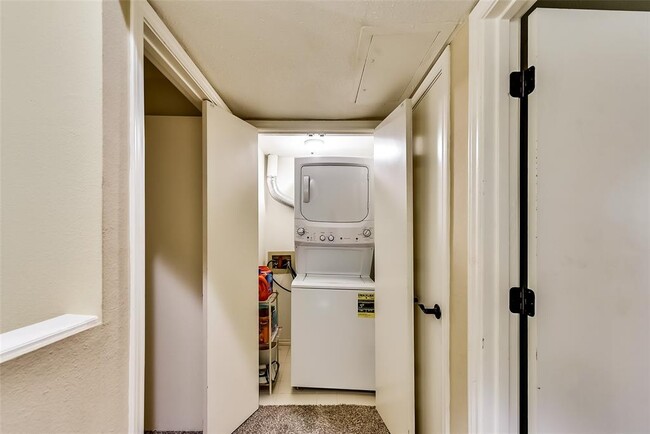 Building Photo - 4040 Avondale Ave