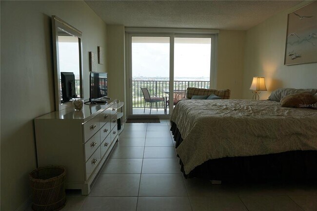 Building Photo - 6322 Palma Del Mar Blvd S