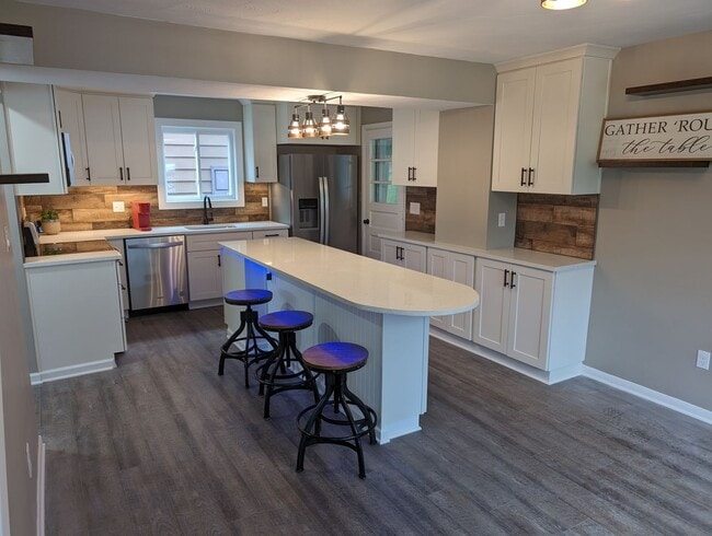 Building Photo - ***Brand New Updated 4 Bedroom House****