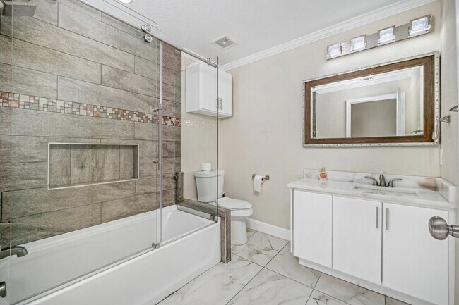 Building Photo - 219 Utah St