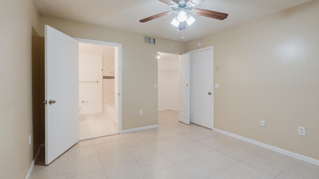 Building Photo - 3760 N Jog Rd