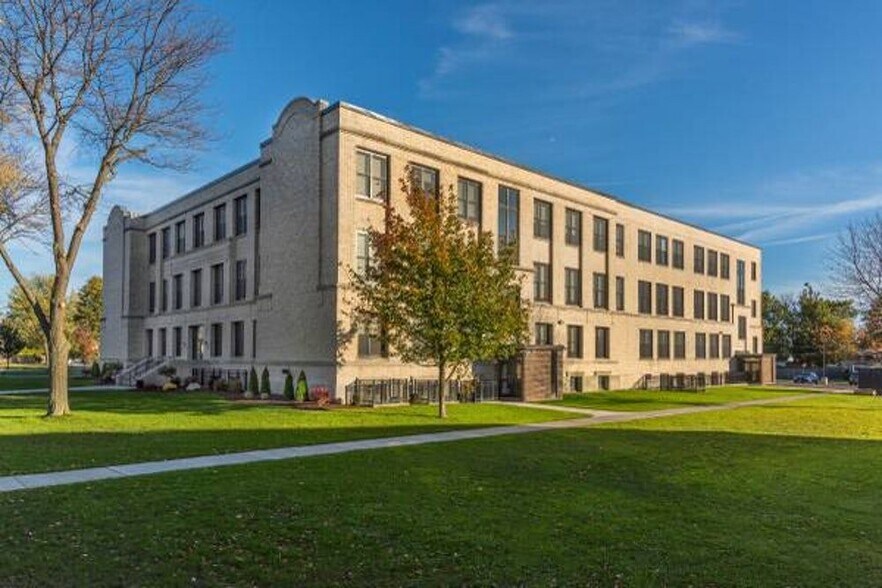 Building Photo - 591 Terrace Blvd