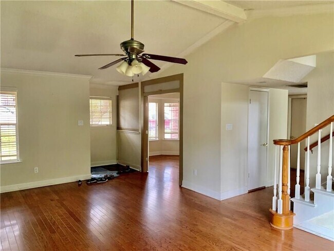 Building Photo - 8407 Spring Valley Dr