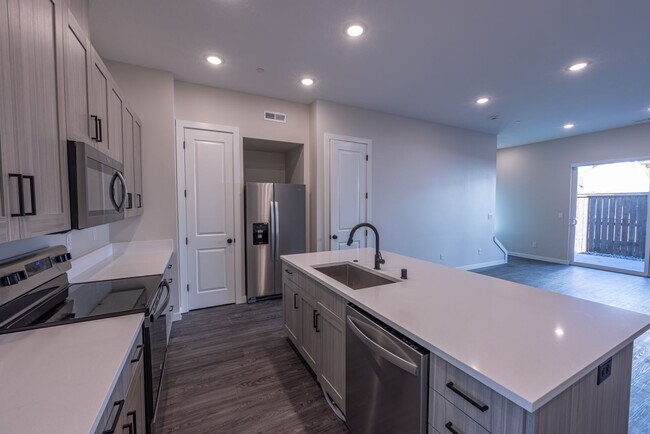 Building Photo - Built in 2024 - 3 bedroom with loft/office. Has AC.
