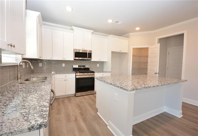 Building Photo - 232 Hellen Vly Dr