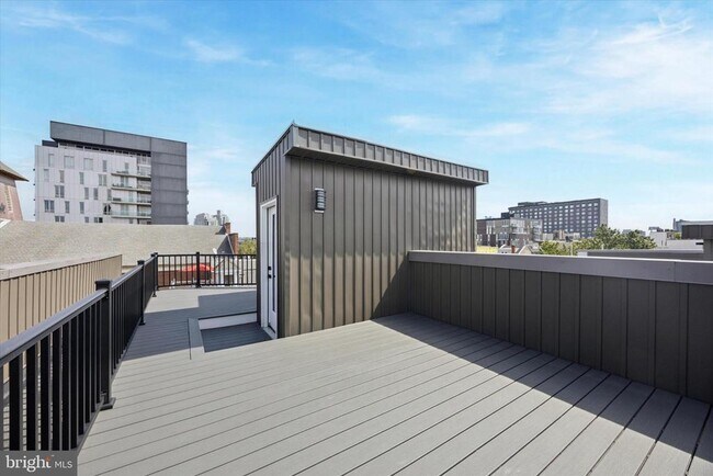 Building Photo - 721 N 3rd St