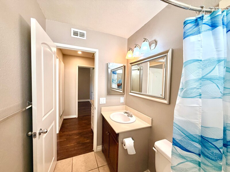 Building Photo - 932 Blossom Hill Dr
