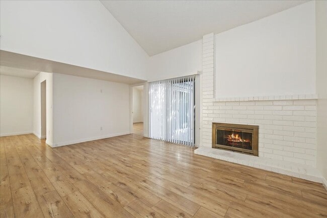 Building Photo - 4BR/3BA Condo in Canyon Crest Near UCR