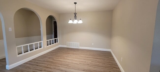 Building Photo - LARGE HOME IN NORTHEAST CLOVIS