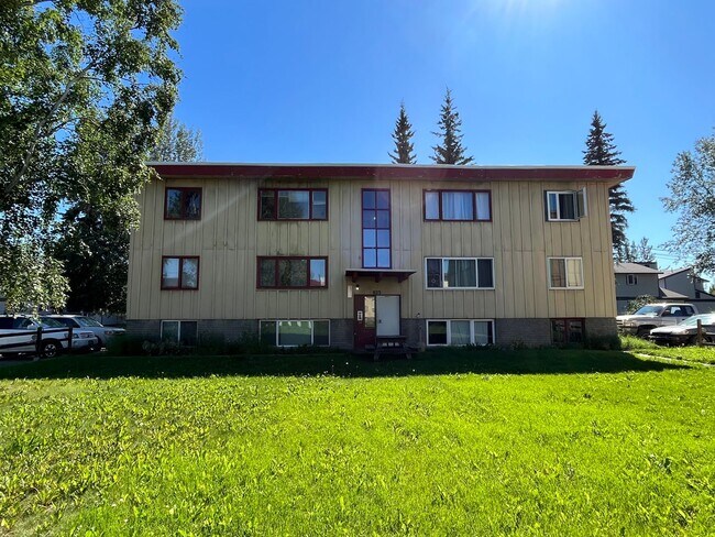 Primary Photo - 823 17th Ave