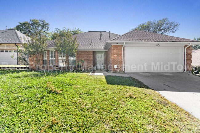 Primary Photo - Charming Home Centrally Located in the DFW