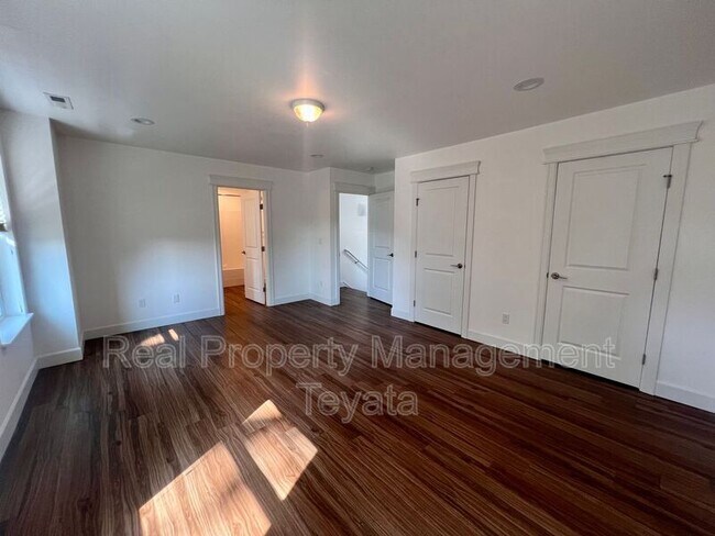 Building Photo - 929 Nevada St
