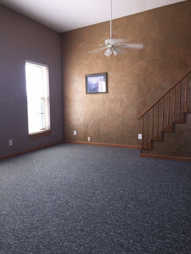 113114 E Jefferson St Bloomfield, IA Apartment Finder