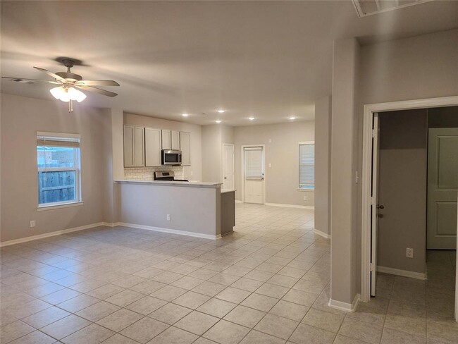 Building Photo - 411 Barren Oak Ln