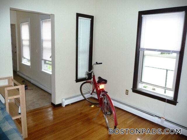 Building Photo - 9 Elmer St