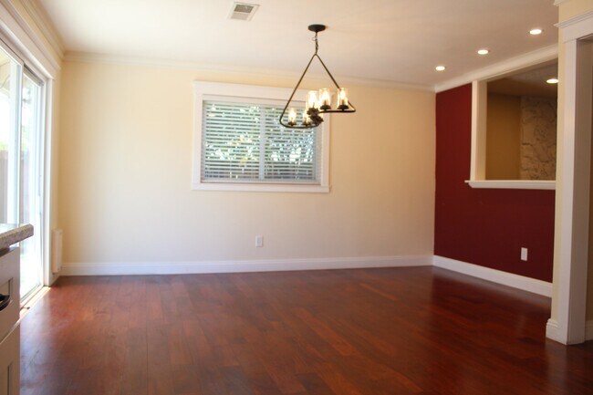 Building Photo - 9100 Castlebar Way