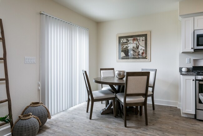 Building Photo - 19403 Mulberry Ln