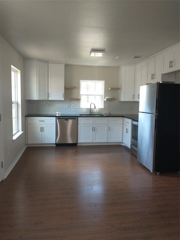 Building Photo - 258 Rosewood Dr