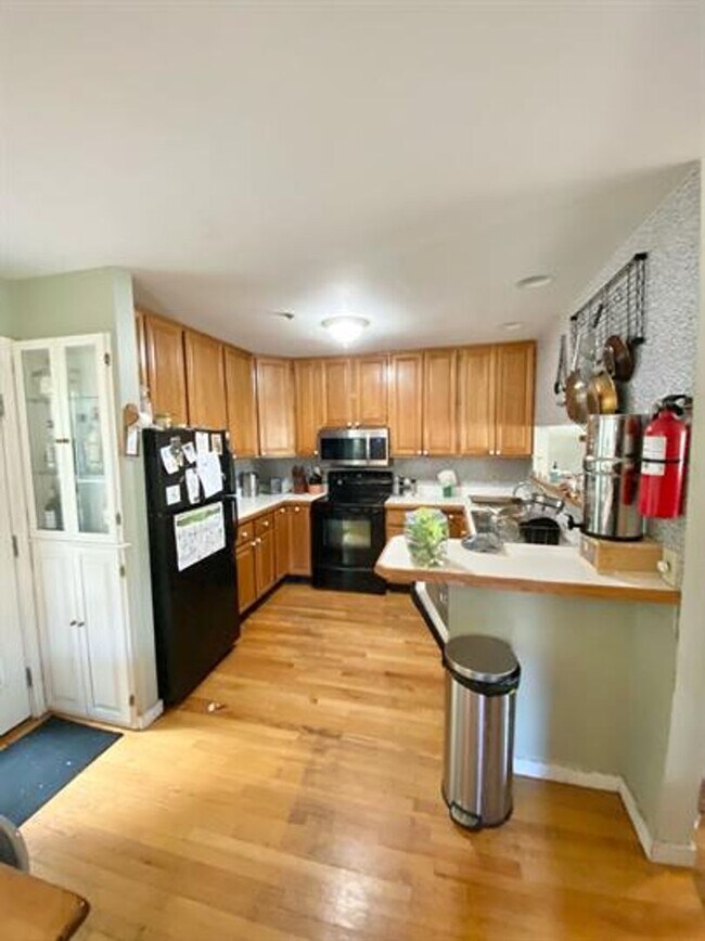 Building Photo - 5 Calarco Ct
