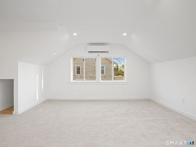 Building Photo - 54 Richmondville Ave