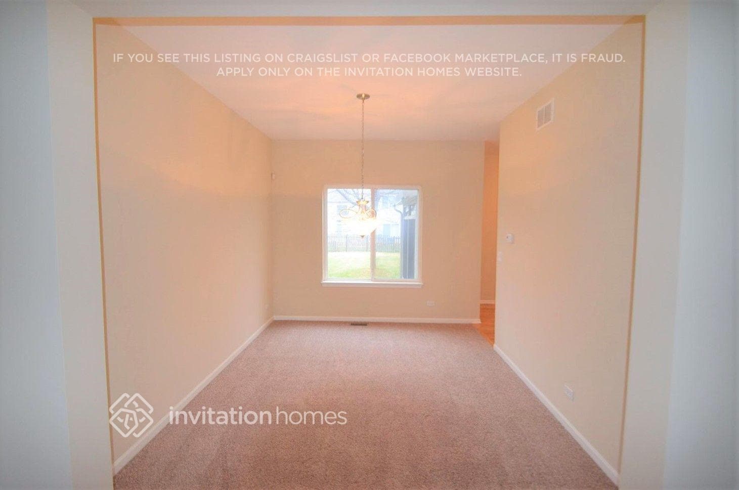 Building Photo - 1941 Royal Ln