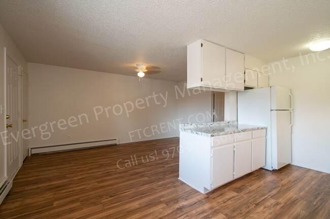 Building Photo - 1428 S California Ave