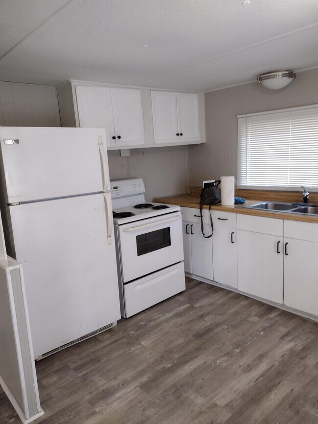 Building Photo - 78055 Susi Ln