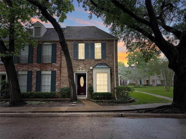 Building Photo - 13240 Trail Hollow Dr
