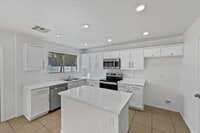 Building Photo - 16 Streamwood