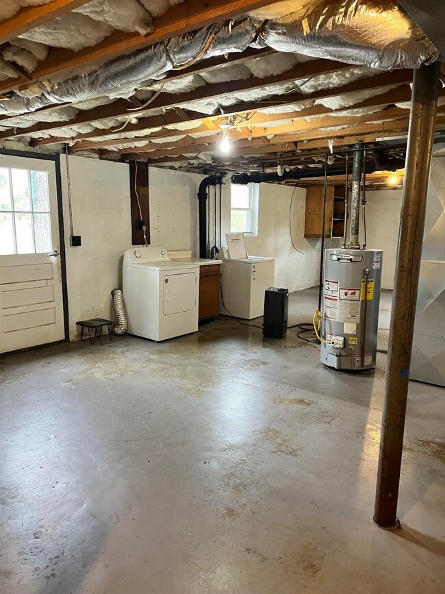 Building Photo - 125 Peyton St