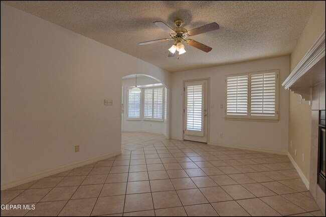 Building Photo - 7097 Tierra Roja St