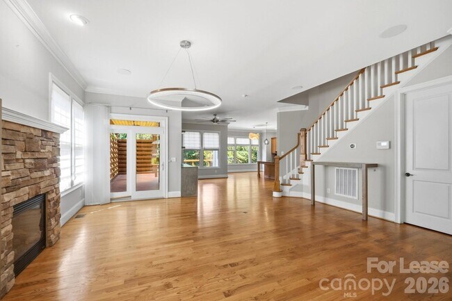 Building Photo - 520 Iverson Way