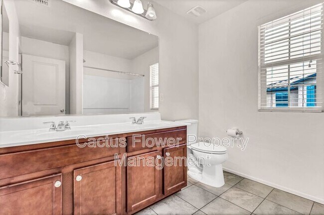 Building Photo - 1245 N Balboa