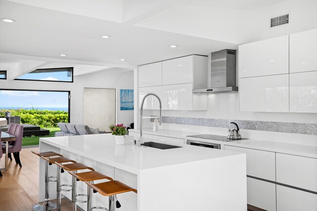 Building Photo - 18320 Clifftop Way
