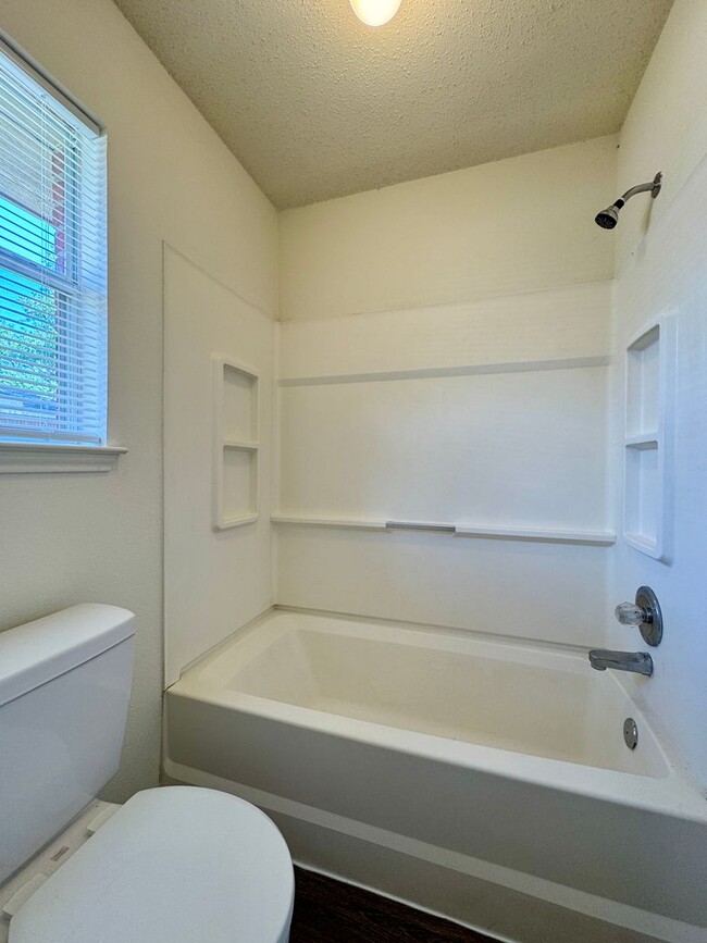 Building Photo - Duplex